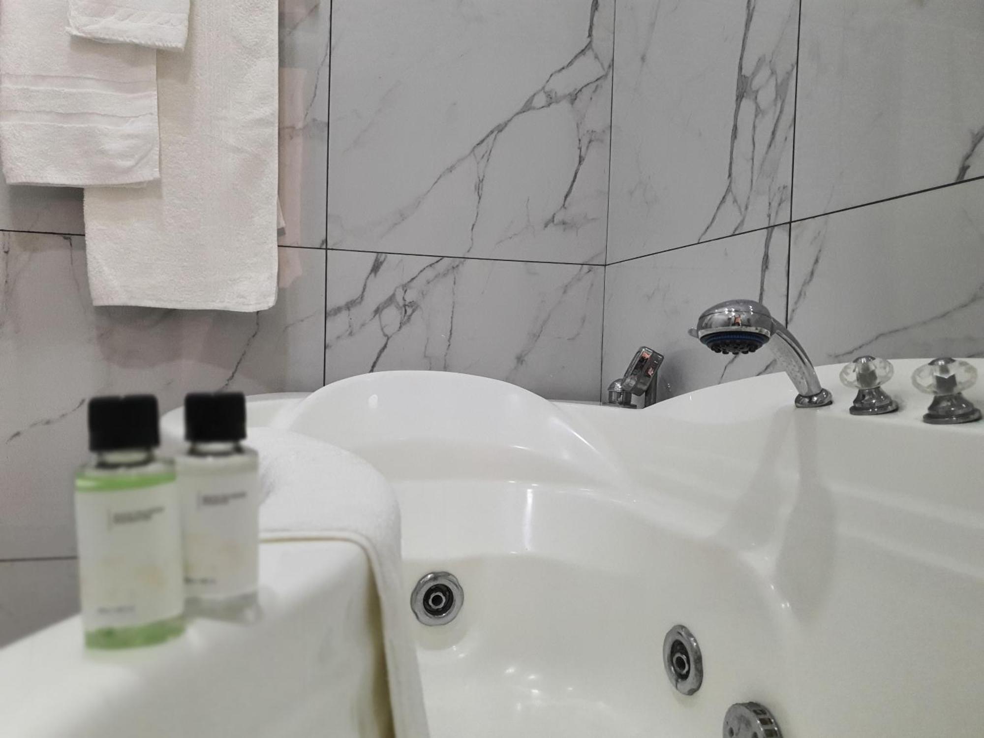 Jessie'S Apartments Durres Ngoại thất bức ảnh